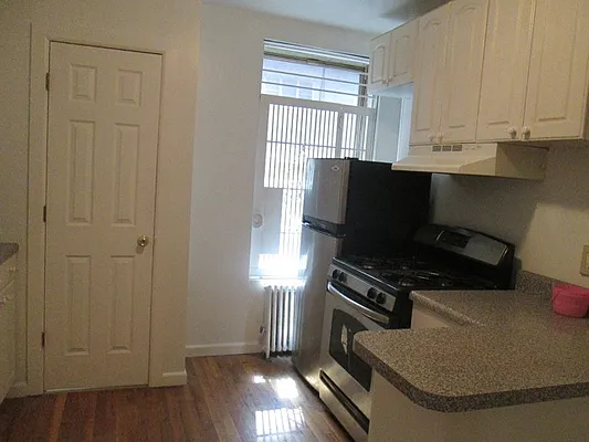 Rented by Realty Collective | media 28