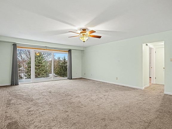 4th image of 820 Lincolnway W