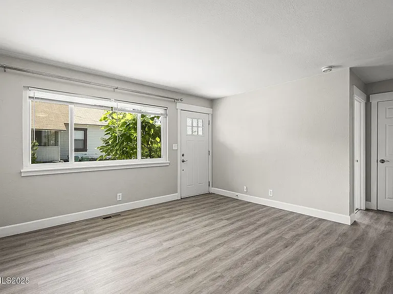 1227 Gordon Ave #A — Photo 8
