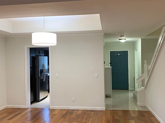 2nd image of 880 Carina Ln