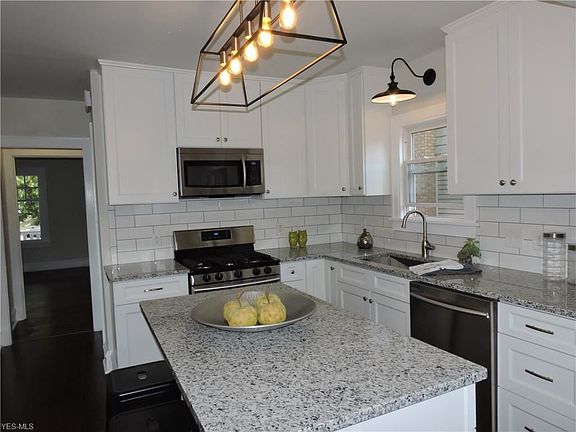 4th image of 2141 Northland Ave