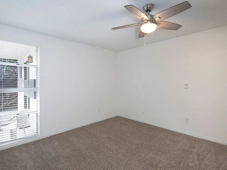 1820 Grand Avenue — Photo 6