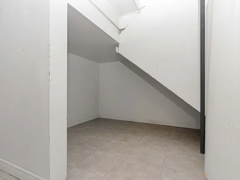 12 Colborne St E #206 — Photo 10