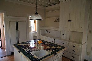 3rd image of 302 Conde St