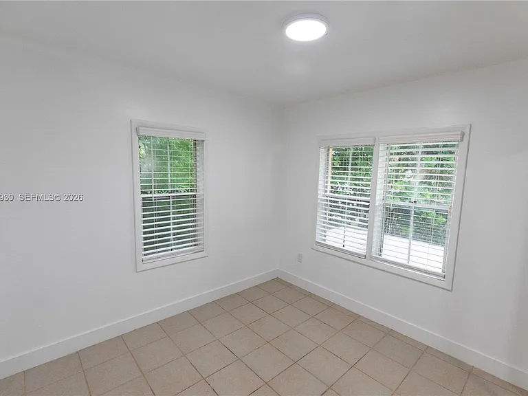3445 Franklin Ave #A — Photo 6