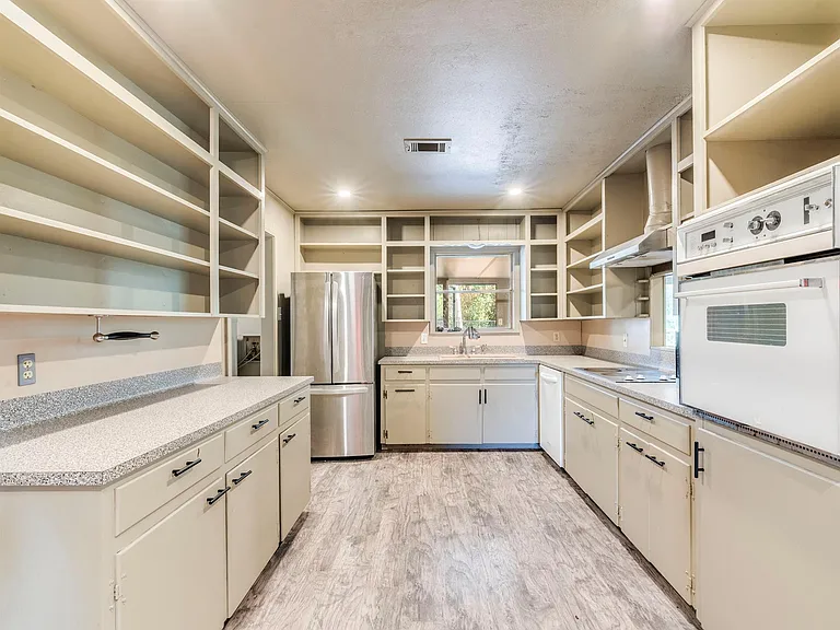 10606 Macmora Rd — Photo 9