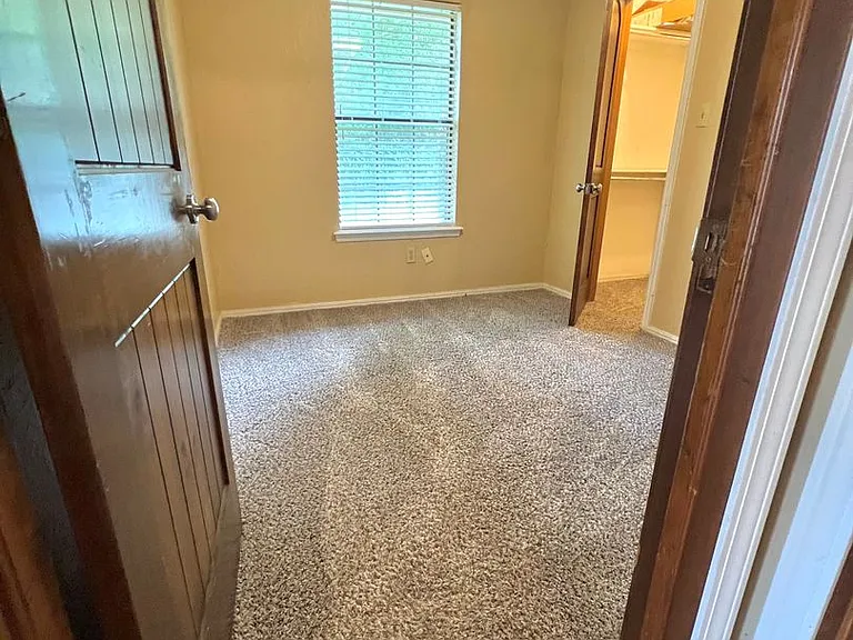 808 Peregrine Dr — Photo 17