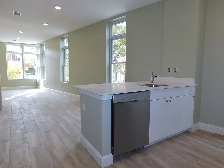 10 Roxbury St #2L — Photo 4