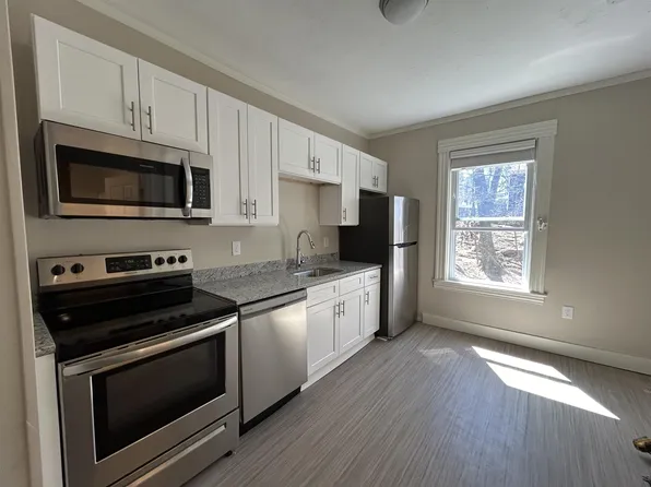 104 Green Hill Pkwy APT 2, Worcester, MA 01605