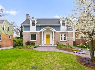 478 Uvedale Rd, Riverside, IL 60546