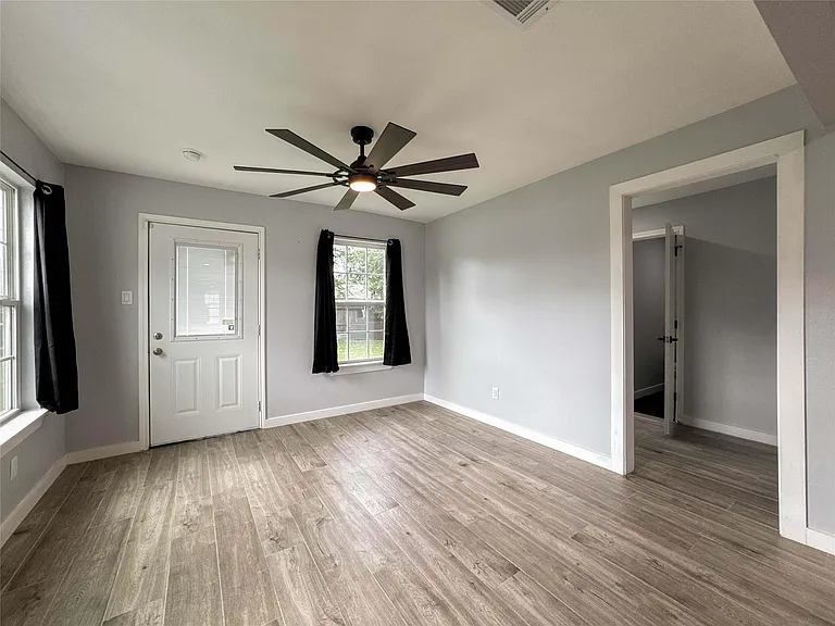 730 Dunkley Dr — Photo 17