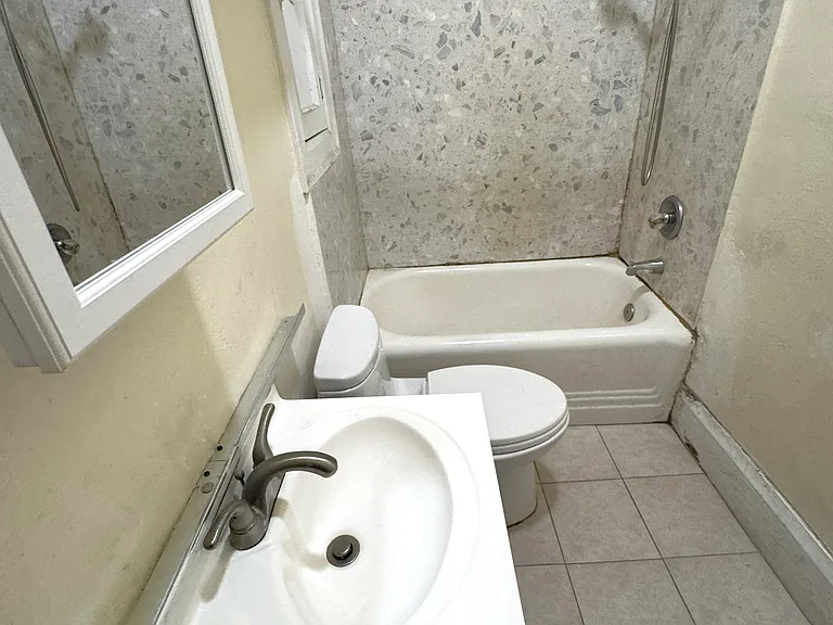 847 Clay St #40 — Photo 6