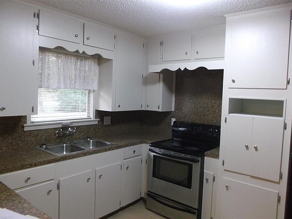 3rd image of 642 Crepe Myrtle Ave