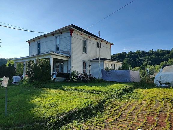 3rd image of 11 Cherry St