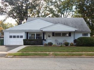 11 Dobson Rd, Edison, NJ 08817