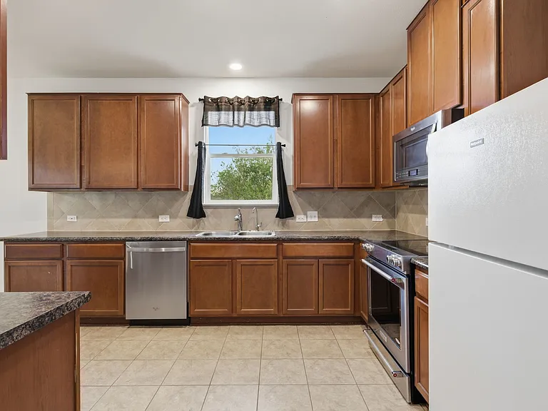 13535 Abraham Lincoln St — Photo 11