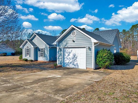3rd image of 447 Northwoods Dr