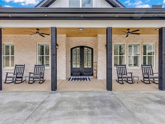 4th image of 825 Arch Tanner Rd