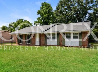109 Guilford Ln, Prattville, AL 36066