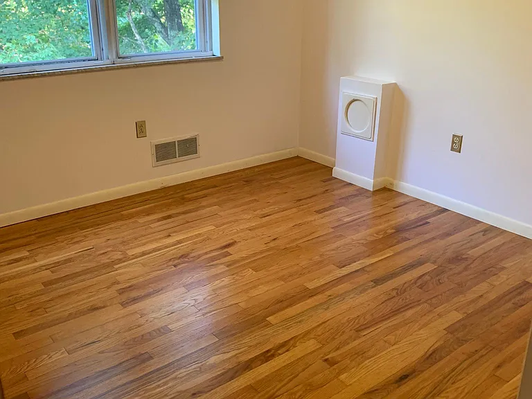 8811 Breezewood Dr — Photo 10