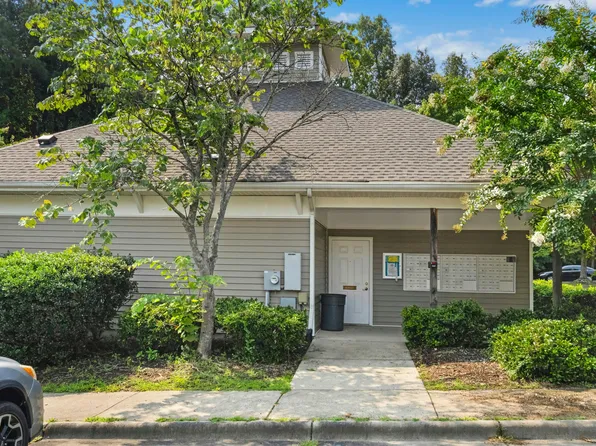 303 Smith Level Rd APT C12, Chapel Hill, NC 27516