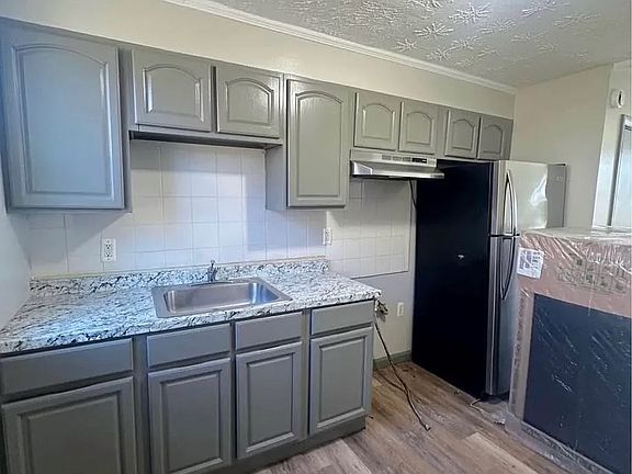 4th image of 350 Lasalle St #425
