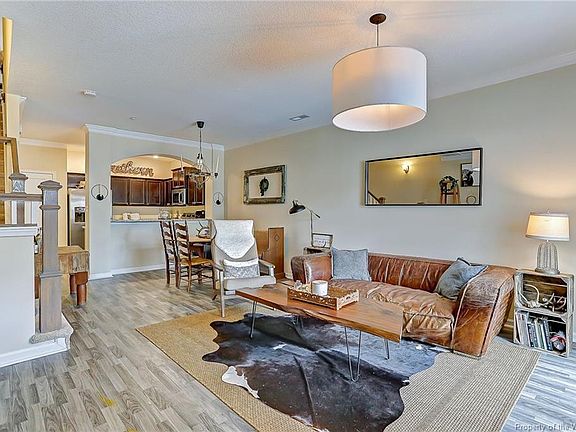 4th image of 605 Promenade Ln