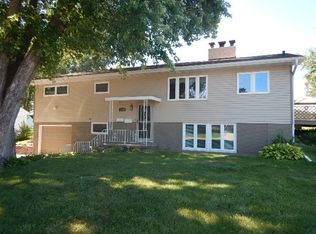 3018 Saratoga Dr, Waterloo, IA 50702