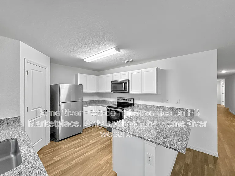 4579 Midland St — Photo 5