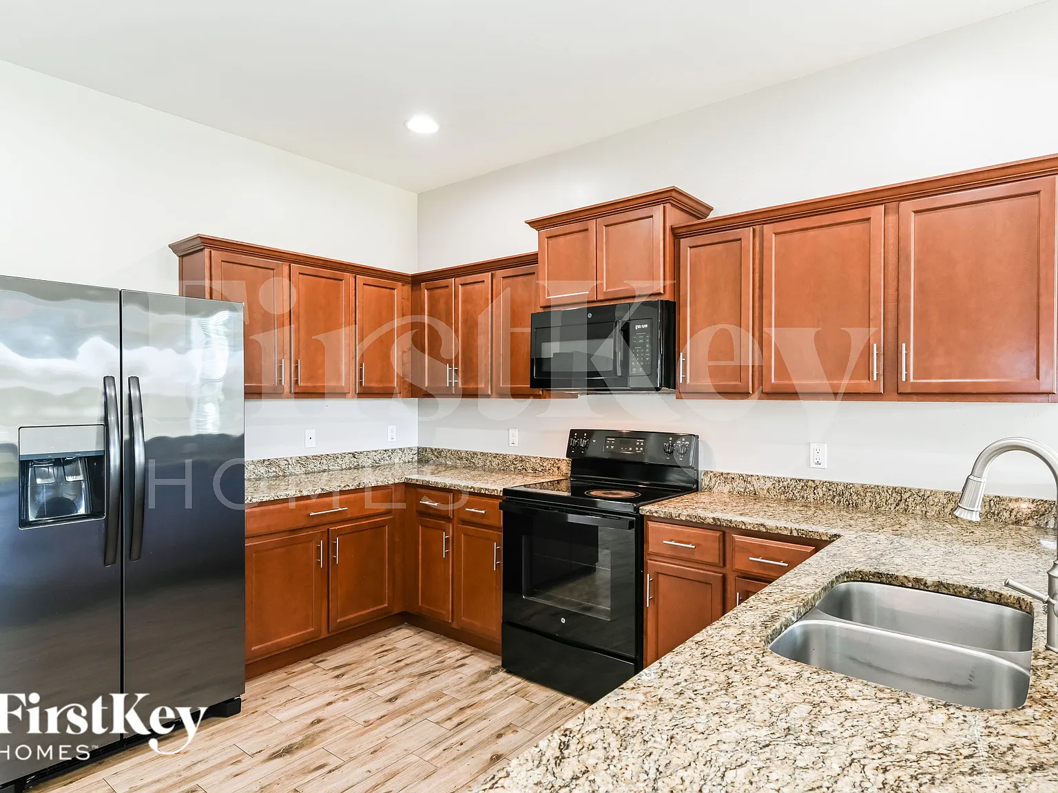 4 bed, 2.0 bath, 1853 sqft, $2,160 — Photo 4