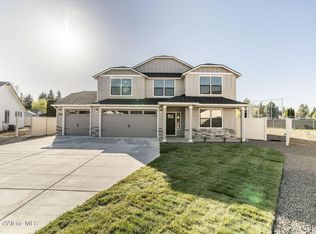 9285 N Secretariat Ln, Hayden, ID 83835