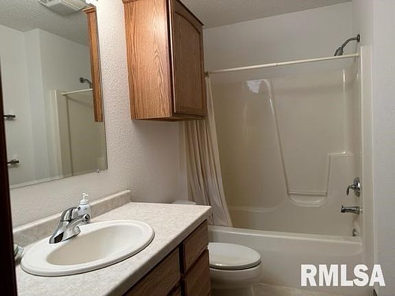 4th image of 1330 W 61st St
