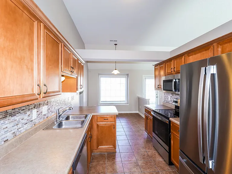 10050 Bloomsbury Ave — Photo 10