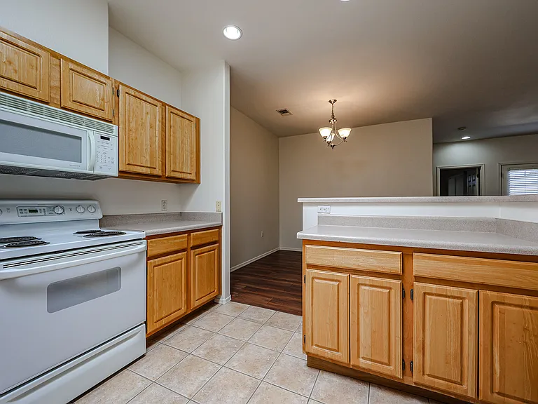 3221 N 37th St #32 — Photo 5