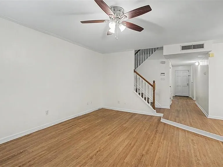 6350 Hawthorne Ter — Photo 12