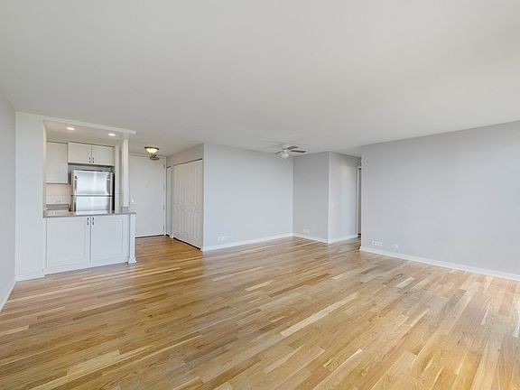 5th image of 4343 N Clarendon Ave APT 2516