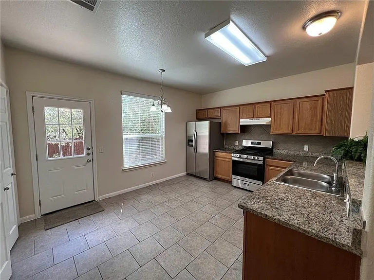 2400 Allred Dr #B — Photo 12