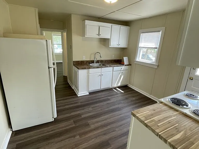 663 Coleman St — Photo 5