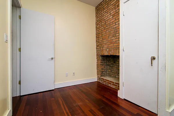 Rented by Nooklyn NYC LLC | media 19