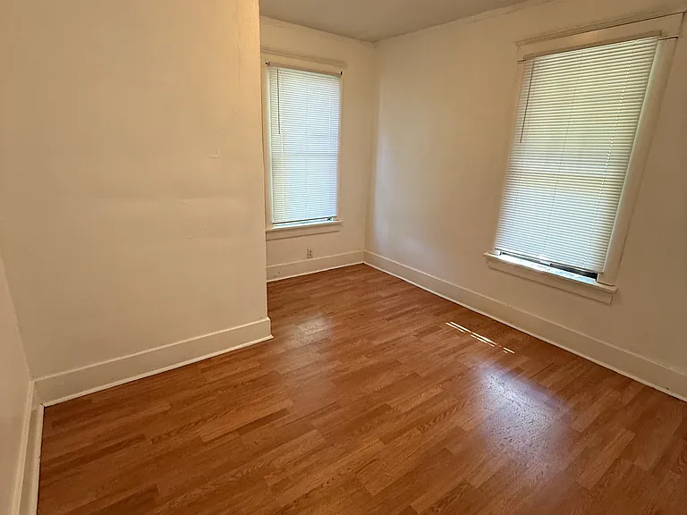307 E Arcadia Ave — Photo 8