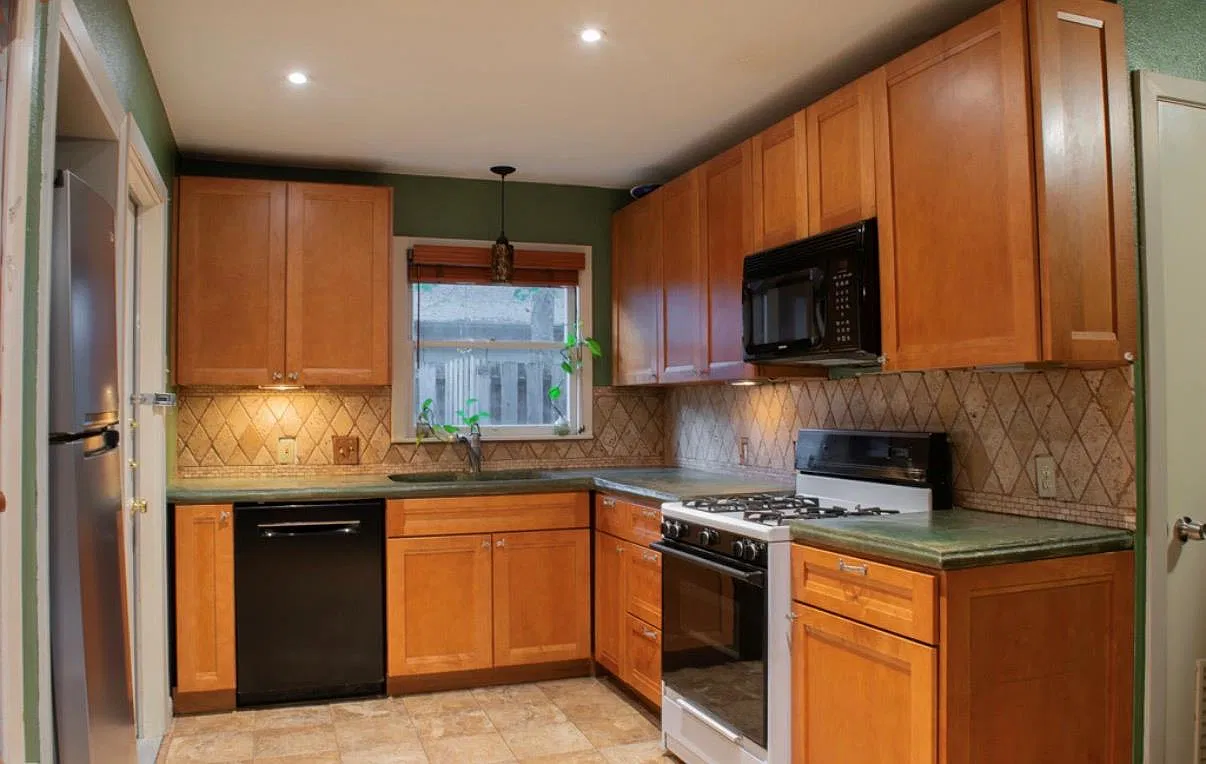 2 bed, 1.0 bath, 825 sqft, $2,500 — Photo 4