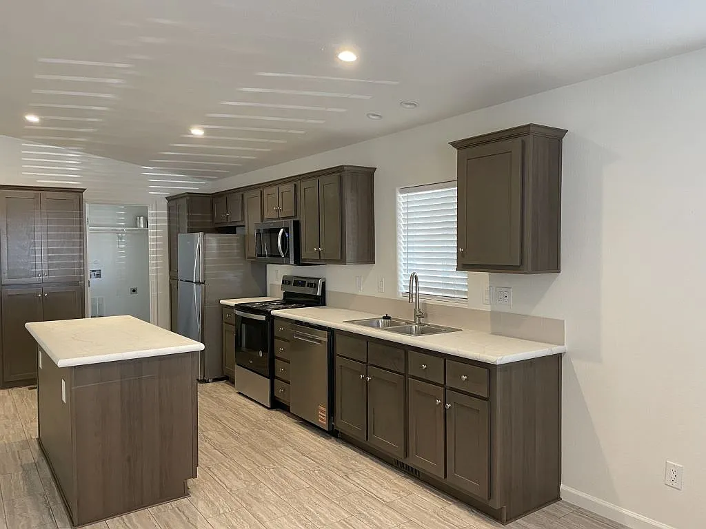 2 bed, 2.0 bath, 1500 sqft, $1,550 — Photo 3
