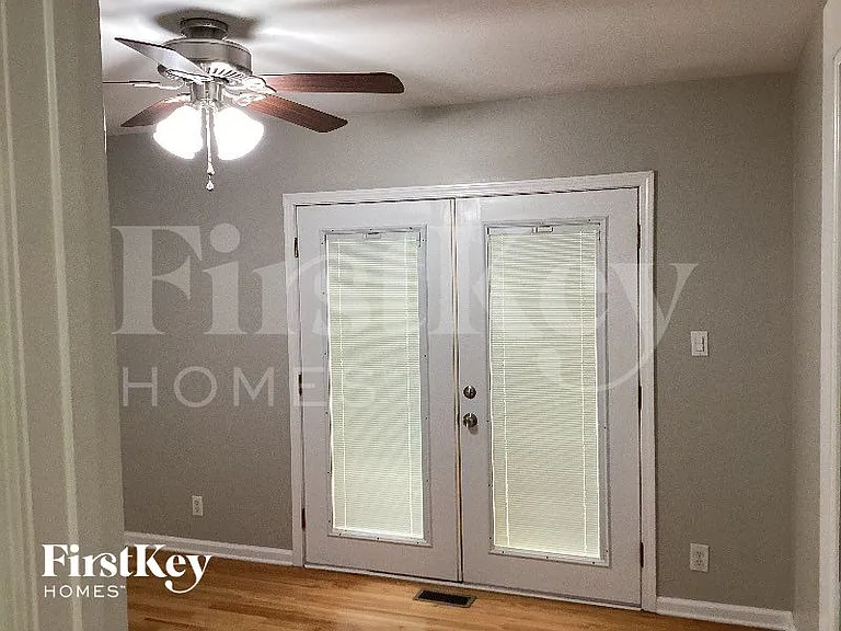 1362 Archer Pl — Photo 8