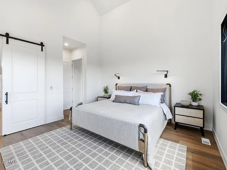 1285 E Lasso Trl — Photo 49
