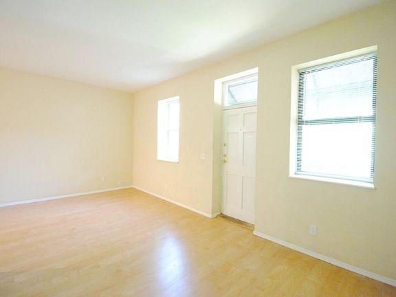 3rd image of 5165 Waterman Blvd APT B