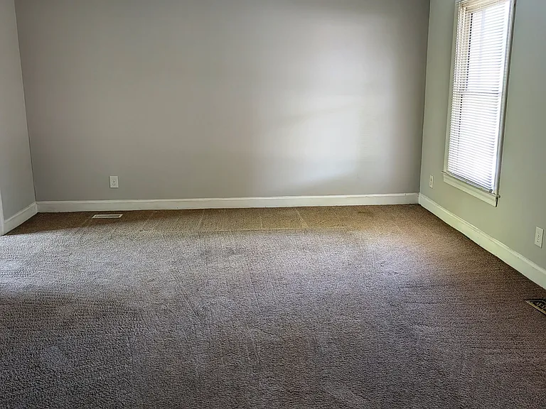 1601 Dartmore Dr N — Photo 11