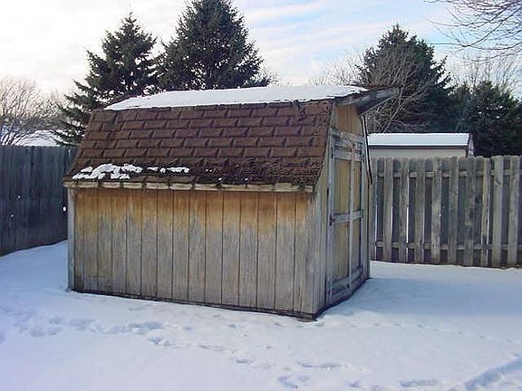 STORAGE SHED