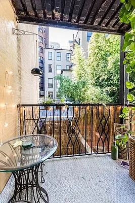 Rented by Douglas Elliman | media 34