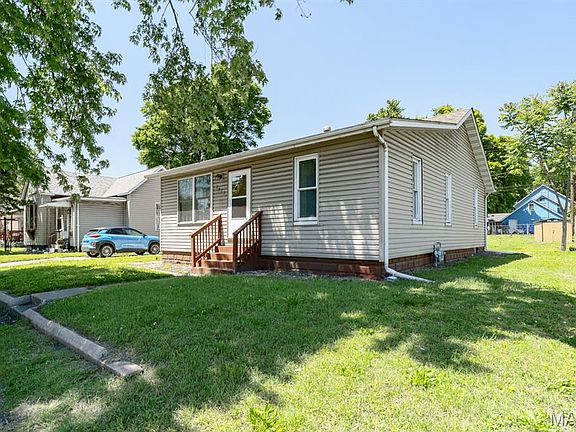 3rd image of 2627 Lincoln Ave