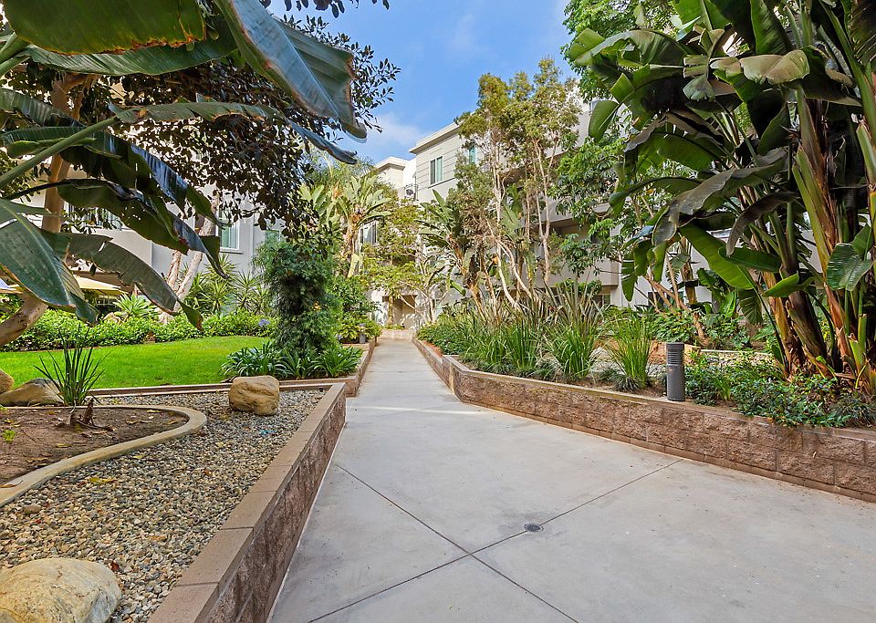 Fountain Park at Playa Vista 13141 Fountain Park Dr Playa Vista CA